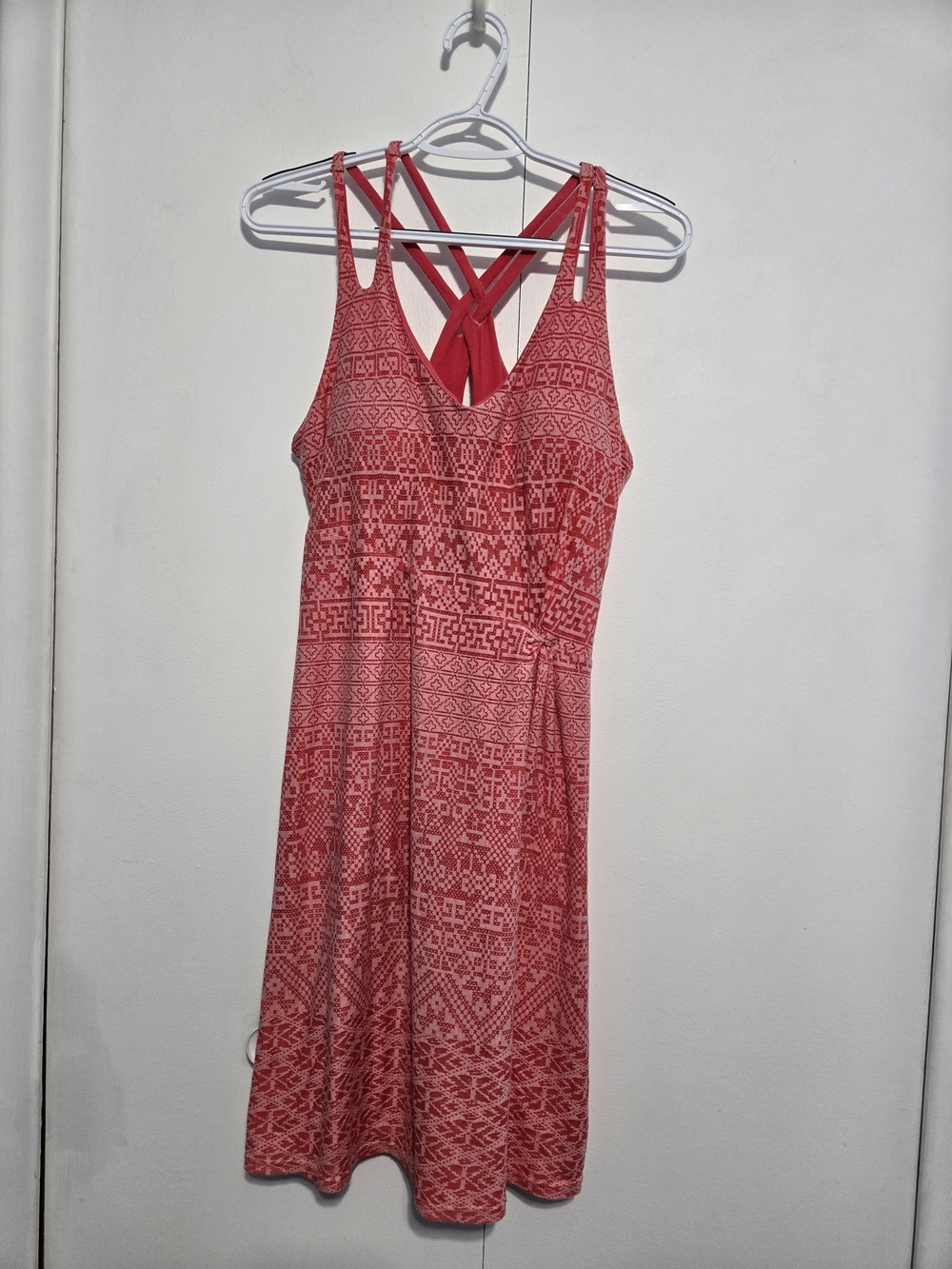 Athleta Strappy Built-In Bra Dress Women's Medium Pink Coral Athletic Dress